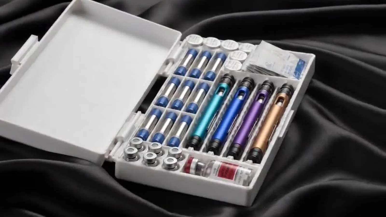 Injector Pen Storage Case | 4 or 8 Pen Organizer — real product video